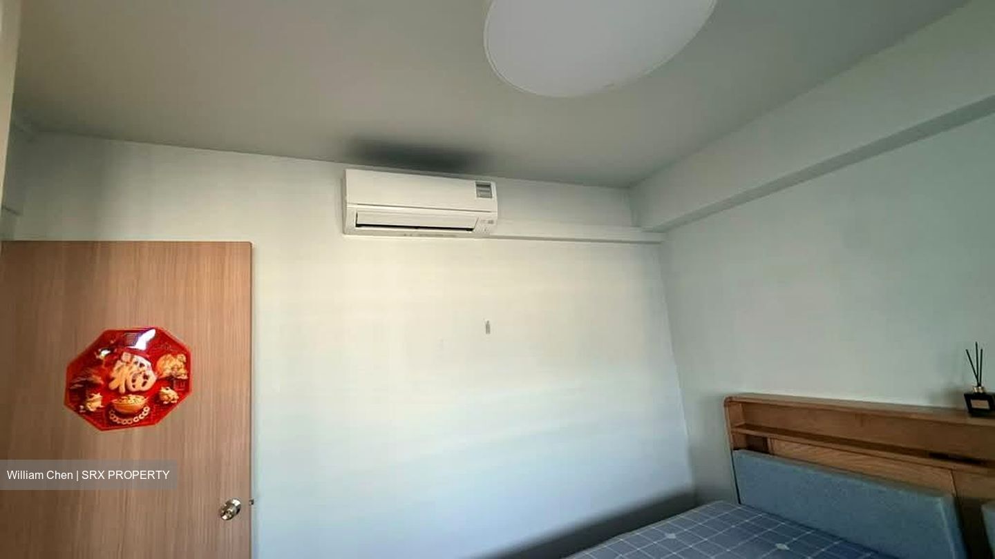 Blk 656 Woodlands Ring Road (Woodlands), HDB Executive #589701131